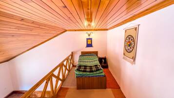 Deluxe Retreat Room | Premium bedding, individually decorated, individually furnished