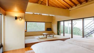 客房, 非吸煙房, 海景 (Green, with Deck, 2-4 Guests) | 獨特裝潢、布置獨特、書桌、免費無線上網