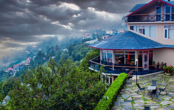 Front of property - Banjara Orchard Retreat Thanedar (Kumharsain)