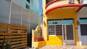 Fachada de la propiedad