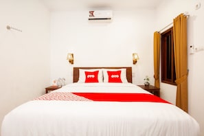 Desk, free WiFi, bed sheets - Hotel O Abhaya Mudra Homestay (Borobudur)