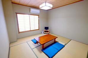 Japanese Style Room for 2 Guests | Free WiFi