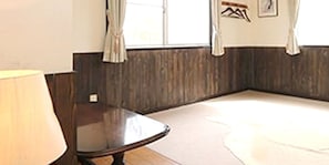 Habitación triple, para no fumadores, baño compartido | Wifi gratis