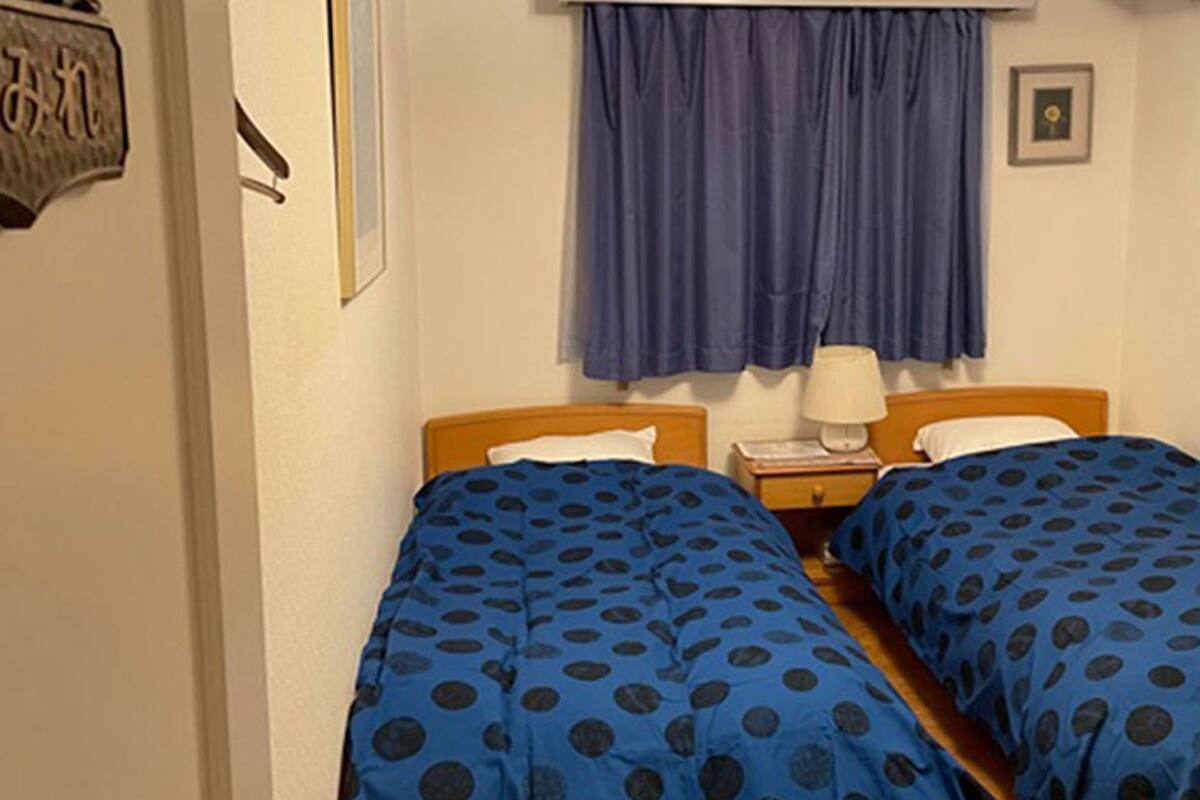 Habitación con 2 camas individuales, para no fumadores, baño compartido | Wifi gratis