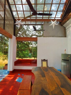 Outdoor dining - Seclude Falling Cashews (Chorao)