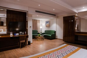 ห้องซูพีเรียดับเบิล | ผ้าปูที่นอน Frette จากอิตาลี, เครื่องนอนระดับพรีเมียม, ห้องเก็บเสียง