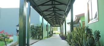 Mama Lee's Lodge - Yamoransa