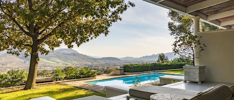 Manor Deluxe Helene | Terrace/patio
