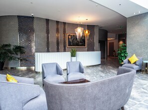 المنشأة من الداخل