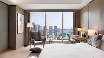1 Bedroom Deluxe | Down comforters, in-room safe, soundproofing, iron/ironing board