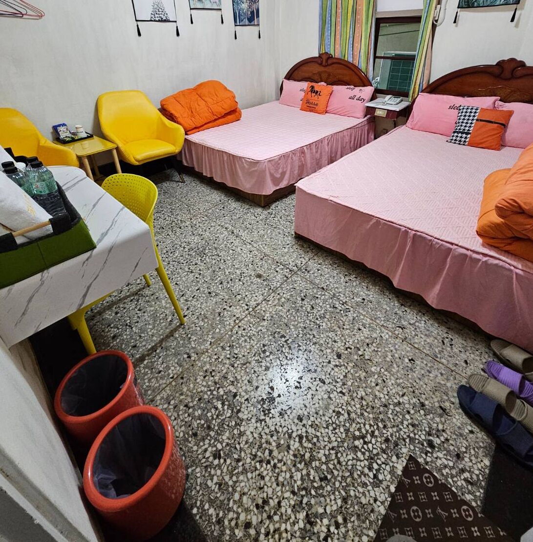 quadruple room | desk, free wifi