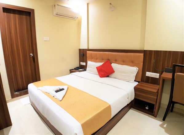 Standard Double Room | Free WiFi - Hexa Emerald (Mumbai)