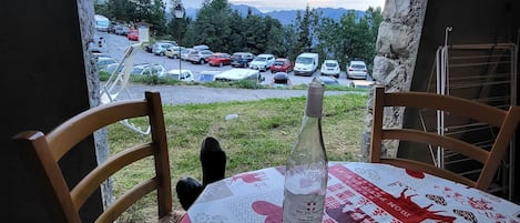 屋外ダイニングエリア