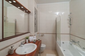 Double or Twin Room, Balcony (2) | Bathroom | Bathtub, hair dryer, towels, soap