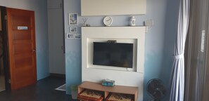 希臘四人房, 陽台 | 書桌、遮光窗簾/窗簾、隔音、免費 Wi-Fi