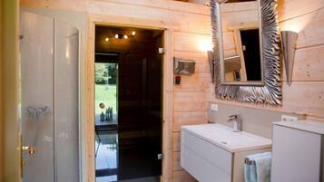 Vacation Home | Bathroom