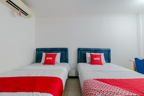 Kahden hengen deluxe-huone (kaksi sänkyä) | Työpöytä, äänieristys, ilmainen Wi-Fi, vuodevaatteet