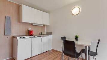 Standard Apartment | Private kitchenette | Full-sized fridge, microwave, stovetop, espresso maker