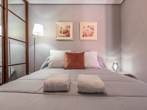 3 bedrooms, iron/ironing board, Internet, bed sheets