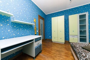 Comfort Apartment, 2 Bedrooms | 2 bedrooms, soundproofing, iron/ironing board, free WiFi - Two-storey apartment near IEC (Kyiv)