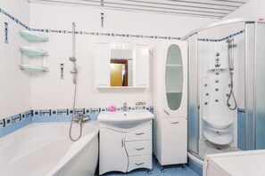 Apartment, 2 Bedrooms | Bathroom