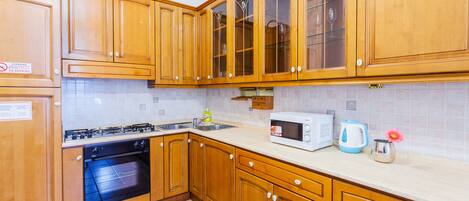 Lägenhet - 4 sovrum | Eget kök | Kylskåp, mikrovågsugn, spishäll och vattenkokare