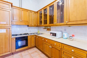 Căn hộ, 4 phòng ngủ | Bếp riêng | Tủ lạnh, lò vi sóng, bếp nấu, ấm điện 