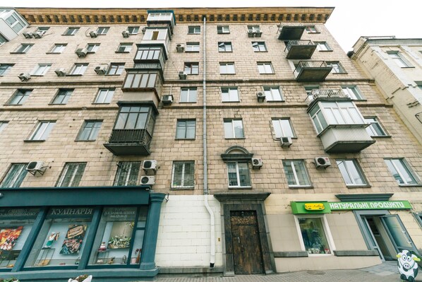 Front of property - Apartment near Ocean Plaza (Kyiv)