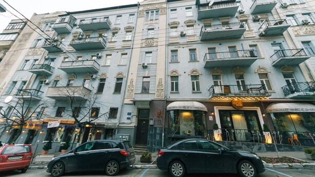 Unclassified image, 1 of 13, button - Apartment with Jacuzzi in city center (Kyiv)