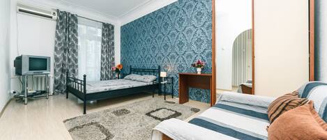 Apartment, 1 Bedroom | Soundproofing, iron/ironing board, free WiFi, bed sheets