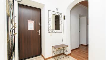Apartamento, 1 quarto | Quartos à prova de som, ferros/tábuas de passar roupa, Wi-Fi de cortesia