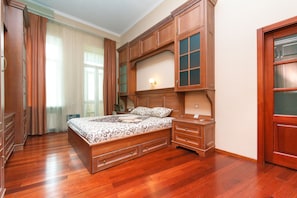 Appartement, 2 slaapkamers | Geluiddichte muren, een strijkplank/strijkijzer, gratis wifi