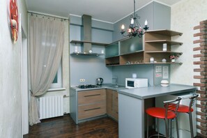 Leilighet, 1 soverom | Eget kjøkken | Kjøleskap, mikrobølgeovn, ovn og kokeplater