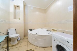Appartamento, 1 camera da letto | Bagno | Vasca, asciugacapelli, sapone, carta igienica