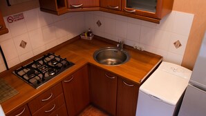 Leilighet, 1 soverom | Eget kjøkken | Kaffetrakter/tekoker, kjøleskap, mikrobølgeovn og ovn