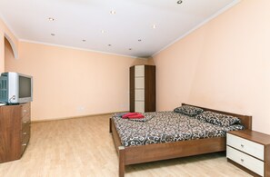 Standard Apartment | Iron/ironing board, free WiFi, bed sheets - Apartment on Baseina Street (Kyiv)
