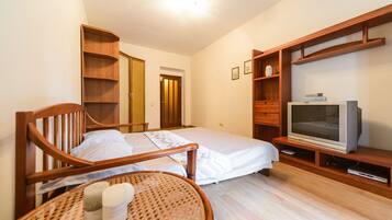 Apartamento básico | 1 quarto, quartos à prova de som, ferros/tábuas de passar roupa