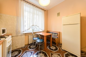 Basic Apartment, 1 Bedroom | Private kitchen