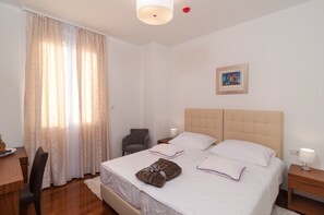 Minibar, bureau, chambres insonorisées, Wi-Fi gratuit