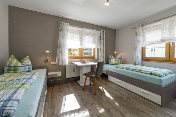 3 Schlafzimmer, Reisekinderbett, WLAN, Bettwäsche