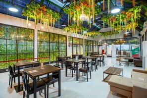 Dining - De 80's Genteng Ijo (Jakarta)