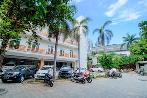 Front of property - De 80's Genteng Ijo (Jakarta)