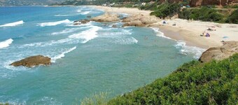 Tiuccia Beachside Apartment for 6