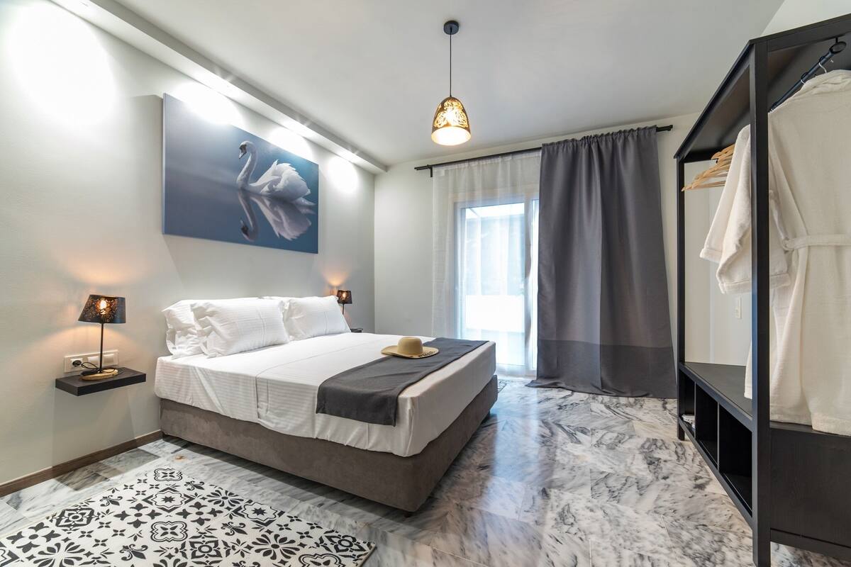 1 dormitorio, ropa de cama de alta calidad, edredones de plumas