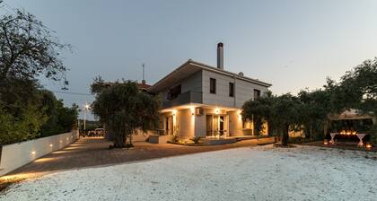 Oinoelia Luxury Suites & Residence