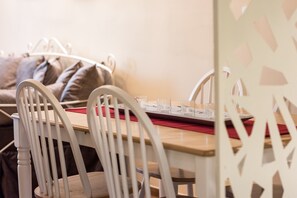 In-room dining - Oinoelia Luxury Suites & Residence (Thasos)