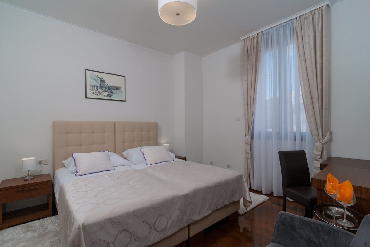 Double or Twin Room | Minibar, desk, soundproofing, free WiFi