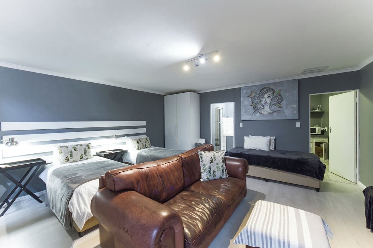 Comfort Triple Room | Laptop workspace, iron/ironing board (on request), WiFi (free)