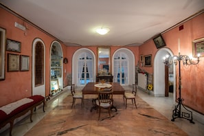 Vila luxo, 6 quartos, acesso à piscina | Lounge executivo