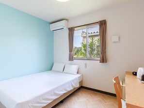 Standard-Doppelzimmer | Schreibtisch, laptopgeeigneter Arbeitsplatz, kostenloses WLAN